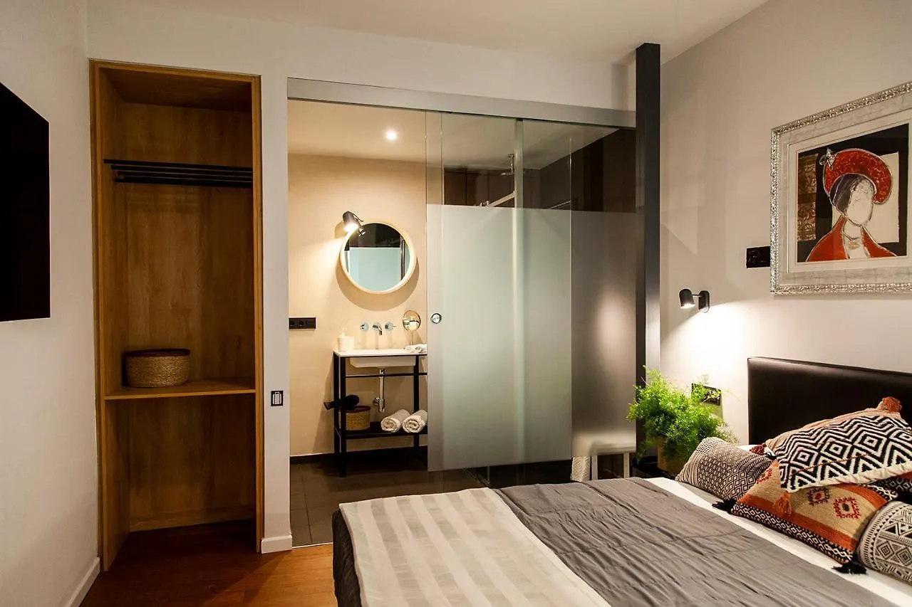 Welldone Cathedral Apartment Seville Spain