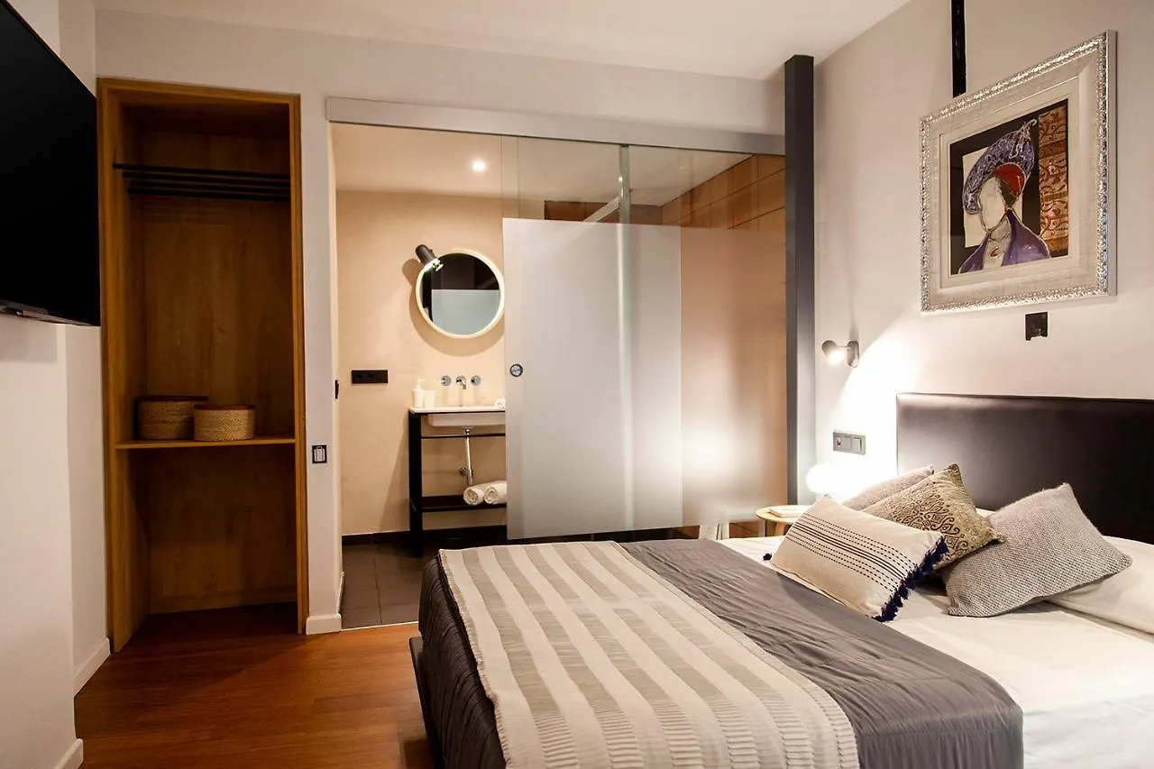 Welldone Cathedral Apartment Seville Spain